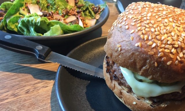 REVIEW: Is this the best vegan burger in Oxford? And can you tell the difference? I went back twice to make sure