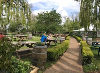 TOP 60+: Where to enjoy the sun! Oxfordshire’s best pub gardens, alfresco cafes, rooftop bars and terraced restaurants! What are you waiting for?