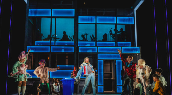 REVIEW: We can see why Everybody’s Talking About Jamie, as it hits New Theatre Oxford in some very high heels!