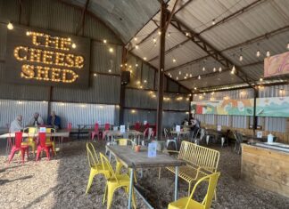 REVIEW: The mother of all toasties! We test drive Nettlebed Creamery’s renowned Cheese Shed offering over lunch in the sunshine!