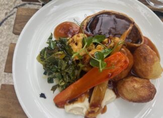 REVIEW: Can’t choose between The Oxford Blue’s plant-based Sunday brunch or roast, back by popular demand? Why not try both?