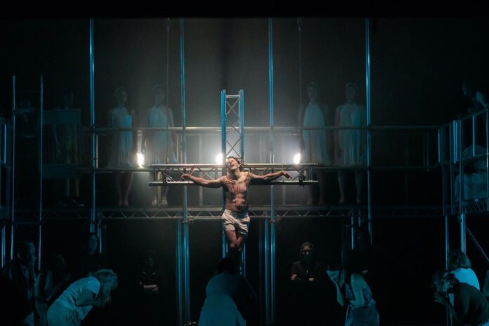 Oxford_Operatic_Jesus_Christ_Superstar_Dress_Oxford_Playhouse_Simon_Vail-3814