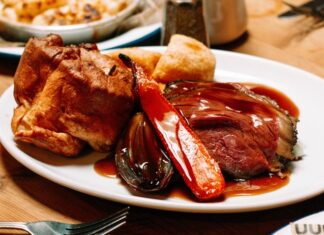 EXCLUSIVE REVIEW: We try the new Sunday roast at The Part & Parcel in Witney, which is being rolled out in all Dodo pubs over the next six months