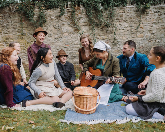 MARIA IS BACK: OXOPS brings The Sound Of Music to New Theatre Oxford this January to dispel the New Year blues