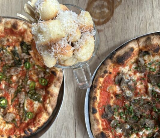 REVIEW: A pint of dough balls? Uh yes! Moonie’s Pizza at The Star, off Cowley Road, blew our minds. Right up there with the best in Oxford!