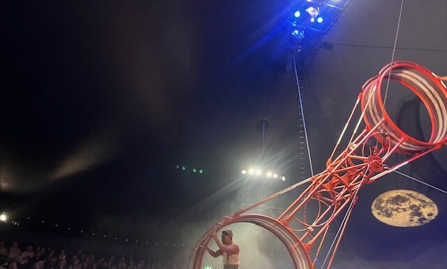 REVIEW: Giffords Circus is back with new show Waterfield and its death-defying acts. Coming to Blenheim, Stonor Park and Barrington!