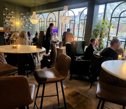 REVIEW: Friday nights are where it’s at at OXTWO in Summertown with live music and a dinner to remember!
