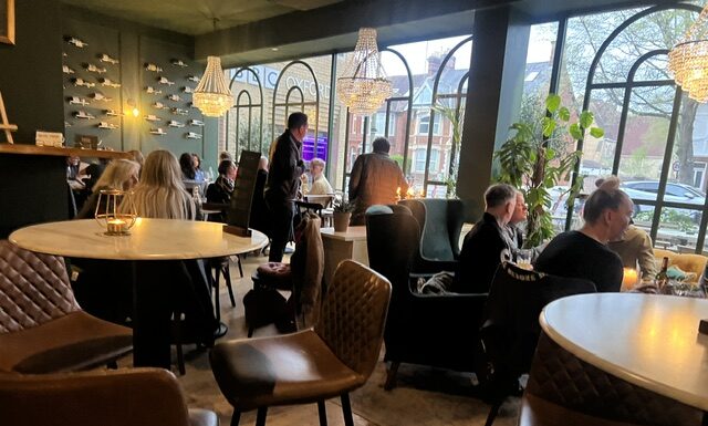 REVIEW: Friday nights are where it’s at at OXTWO in Summertown with live music and a dinner to remember!
