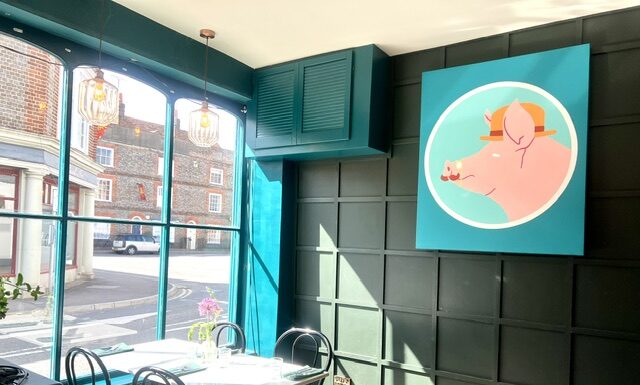 REVIEW: They had us at hello! From the rhubarb & custard Negroni to the vanilla and orange panna cotta, Five Little Pigs in Wallingford delivers on every front