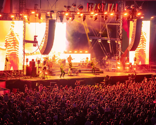 REVIEW: Our calves are still aching! Big Feastival’s epic line-up delivered on every front, despite the weather, as 2027 tickets released