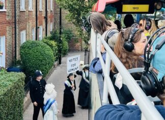 REVIEW: ‘A dazzlingly inventive way to bring Oxford’s community together and bridge the town/gown divide’ Book now for ‘When The Blackbird Sings’ bus tour