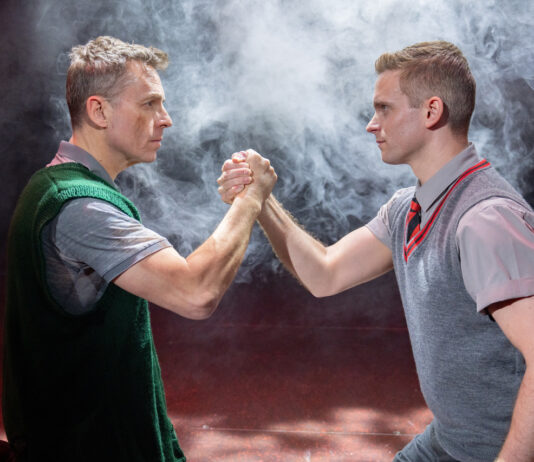 REVIEW: ‘A hard-hitting and extraordinary show, Blood Brothers blows you away’. At Oxford Playhouse all week